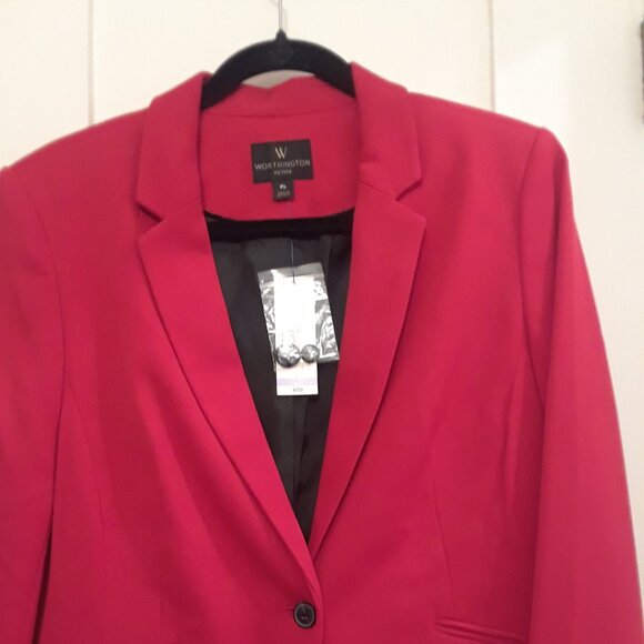 Red Jacket - Picture 4 of 12